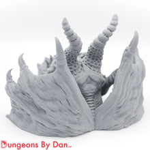 Cargar imagen en el visor de la galería, Dragon Skull Dice Tower
