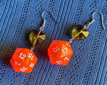 Cargar imagen en el visor de la galería, Jewelry, Heart Cut Dice Earrings - D20
