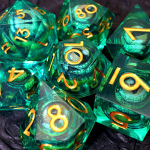 Cargar imagen en el visor de la galería, Dice Set, 7Pcs/Set Resin Sharp Edge Liquid Core Moving Eye Dice
