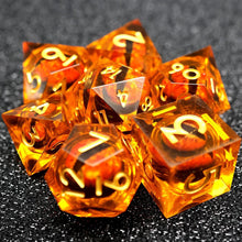 Cargar imagen en el visor de la galería, Dice Set, 7Pcs/Set Resin Sharp Edge Liquid Core Moving Eye Dice
