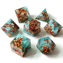 Cargar imagen en el visor de la galería, Dice Set, 7Pcs/Set Resin Sharp Edge Liquid Core Moving Eye Dice
