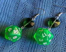 Cargar imagen en el visor de la galería, Jewelry, Heart Cut Dice Earrings - D20
