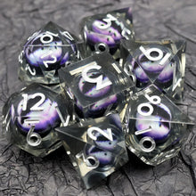 Cargar imagen en el visor de la galería, Dice Set, 7Pcs/Set Resin Sharp Edge Liquid Core Moving Eye Dice
