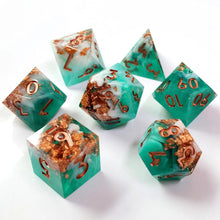 Cargar imagen en el visor de la galería, Dice Set, 7Pcs/Set Resin Sharp Edge Liquid Core Moving Eye Dice
