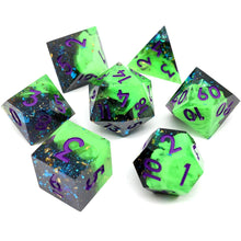 Cargar imagen en el visor de la galería, Dice Set, 7Pcs/Set Resin Sharp Edge Liquid Core Moving Eye Dice
