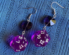 Cargar imagen en el visor de la galería, Jewelry, Heart Cut Dice Earrings - D20
